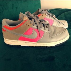 Gray / Pink Nike Sneakers Size 9